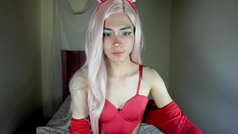 Snapshot of sue_krous chatting on May 7, 2026, 2:17 am sue online show from May 7, 2026, 2:17 am