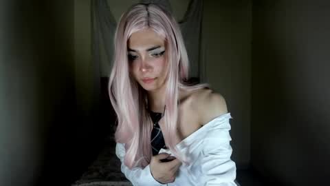 Snapshot of sue_krous chatting on May 9, 2026, 1:22 am sue online show from May 9, 2026, 1:22 am