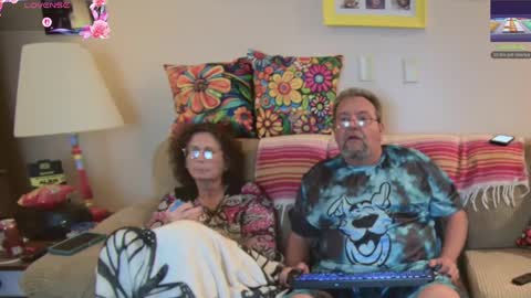 suenixon online show from September 19, 2025, 11:49 pm