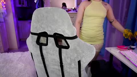 Rikki online show from March 22, 2026, 8:12 pm