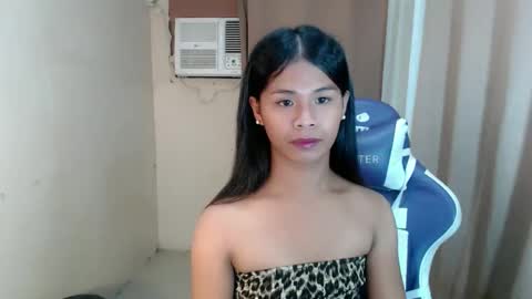 sugar_pixiee online show from May 3, 2026, 11:38 am