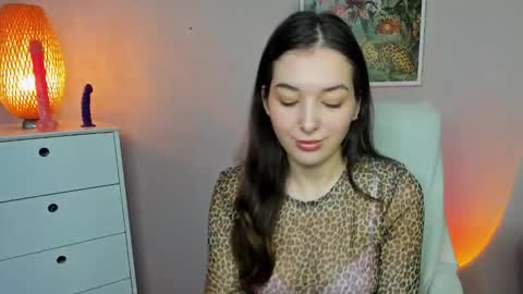 Megan online show from November 25, 2025, 7:52 am