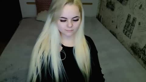 sugarkissx online show from March 25, 2026, 7:42 pm