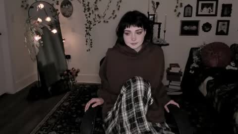 Ella online show from June 18, 2026, 6:35 am