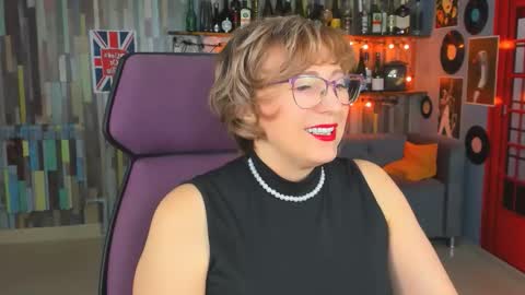 Vivien online show from November 26, 2025, 1:34 pm