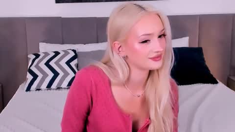 sugarwhisper online show from September 9, 2025, 4:50 pm