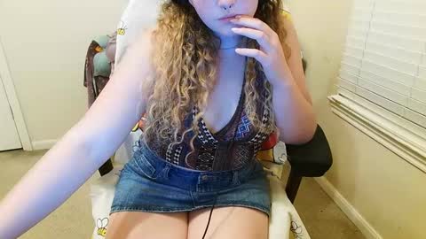 sugasunny online show from October 22, 2025, 3:18 am