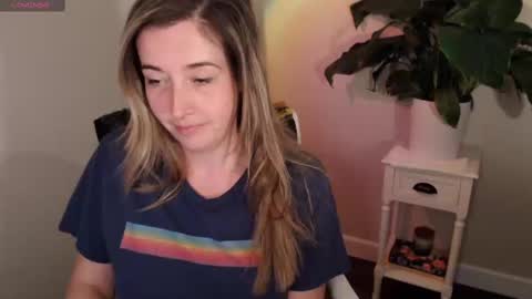 Mia online show from October 5, 2025, 11:57 pm