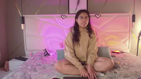 SUKI online show from November 12, 2025, 11:43 am