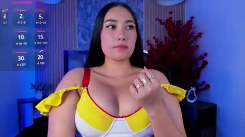 Snapshot of sulay_kim chatting on June 17, 2026, 7:04 pm Sulay online show from June 17, 2026, 7:04 pm
