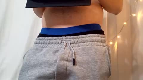 Niko online show from October 31, 2025, 7:59 pm