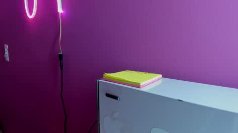 Snapshot of sulmatevans_ chatting on November 25, 2025, 6:08 pm Diana online show from November 25, 2025, 6:08 pm