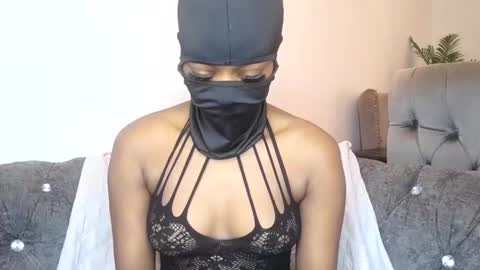 maskedtemptress online show from October 8, 2025, 12:25 pm