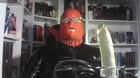 Snapshot of sumisolatex chatting on October 14, 2025, 6:31 pm Sumisolatex online show from October 14, 2025, 6:31 pm