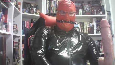 Sumisolatex online show from February 9, 2026, 6:01 pm