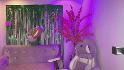 Snapshot of summer_miller chatting on March 17, 2026, 11:35 am summer_miller online show from March 17, 2026, 11:35 am