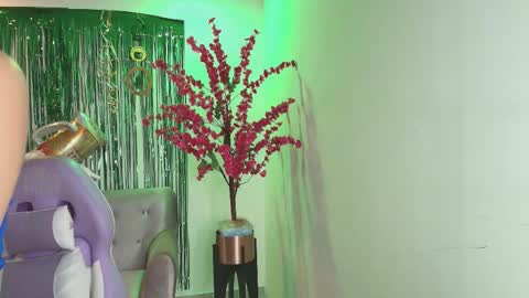 Snapshot of summer_miller chatting on March 18, 2026, 11:35 am summer_miller online show from March 18, 2026, 11:35 am