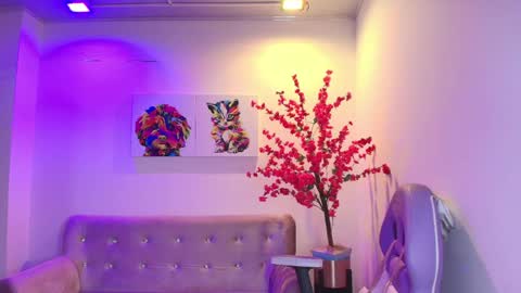Snapshot of summer_miller chatting on April 28, 2026, 11:37 am summer_miller online show from April 28, 2026, 11:37 am