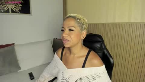 Summer online show from November 23, 2025, 1:33 pm