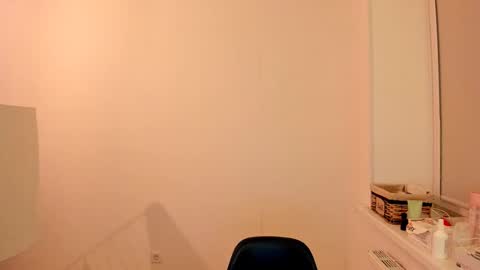 Summer Preston online show from March 12, 2025, 7:59 pm