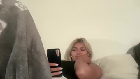 Snapshot of summerclarke2 chatting on September 23, 2025, 5:27 pm summerclarke2 online show from September 23, 2025, 5:27 pm