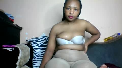 Snapshot of summerdivah chatting on June 17, 2026, 7:15 pm divah online show from June 17, 2026, 7:15 pm