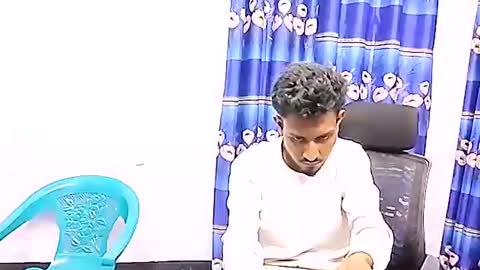 Snapshot of sumonbigboy215042 chatting on February 2, 2026, 12:48 pm sumonblgboyr online show from February 2, 2026, 12:48 pm