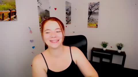 Snapshot of sun_lovely chatting on October 14, 2025, 1:01 pm Alexi online show from October 14, 2025, 1:01 pm