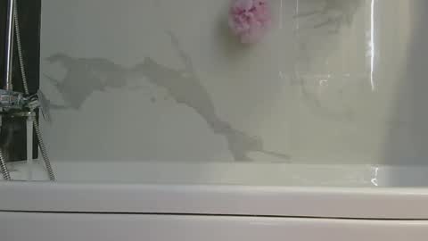 Olivia online show from February 8, 2026, 6:44 pm