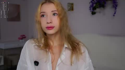 Lily online show from December 14, 2025, 2:44 pm