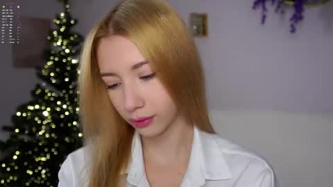 Lily online show from December 22, 2025, 2:47 pm