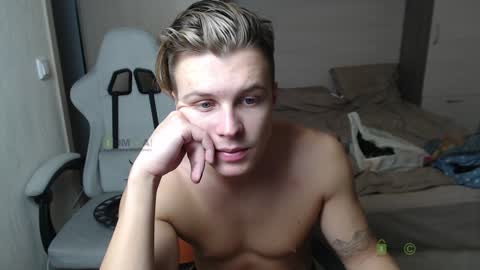 Snapshot of sunny1girl chatting on February 2, 2025, 9:23 pm Alice and Sergey online show from February 2, 2025, 9:23 pm