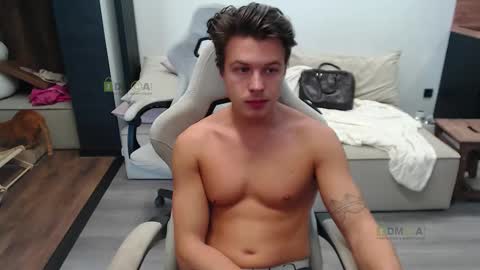 Alice and Sergey online show from October 21, 2025, 6:25 am