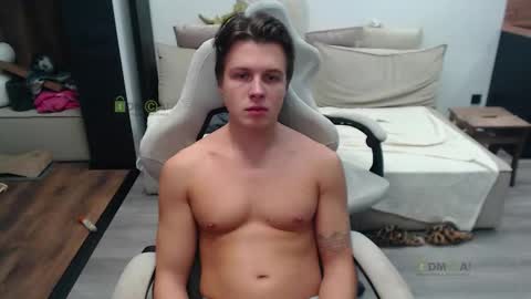 Alice and Sergey online show from October 30, 2025, 7:47 pm