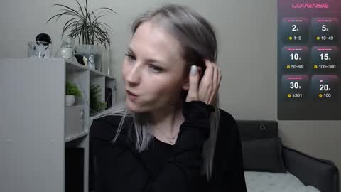 Naomi online show from December 16, 2024, 12:49 pm