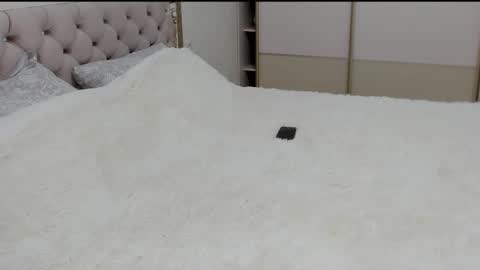 Vanessa online show from October 19, 2025, 6:36 am