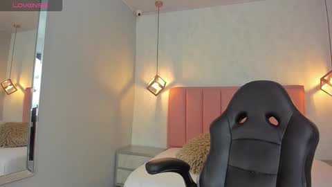  S U N N Y online show from February 25, 2026, 12:37 pm