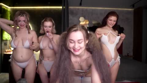 Fia  -  TG -  Mia -  Alice -  online show from November 4, 2025, 1:27 am