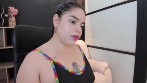 Snapshot of sunnypaytton chatting on September 17, 2025, 12:51 pm Sunny online show from September 17, 2025, 12:51 pm