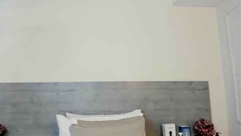 sunnywhitee online show from March 24, 2026, 7:19 pm