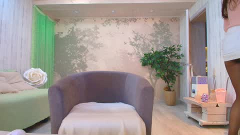 Eva  online show from December 21, 2025, 4:14 pm