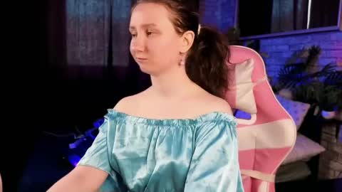 Snapshot of sunshine_blaze chatting on May 5, 2026, 1:41 pm Alice online show from May 5, 2026, 1:41 pm