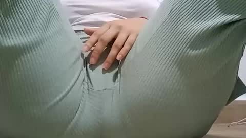 Annie online show from January 9, 2026, 6:31 pm