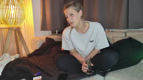 Ava online show from January 11, 2025, 11:13 pm