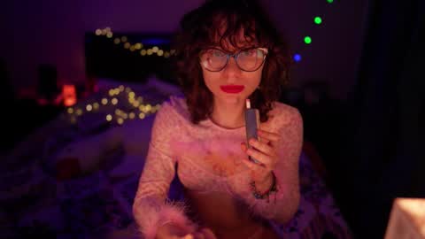 Hella online show from February 21, 2025, 4:48 pm