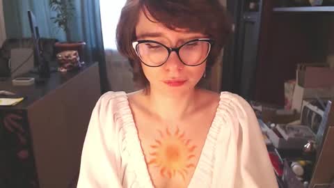 Hella online show from November 17, 2025, 6:41 am