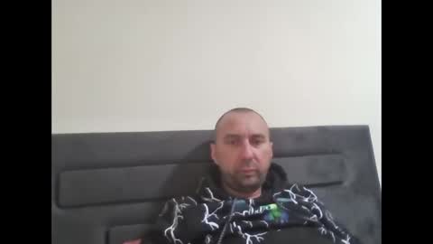 super42835015 online show from October 7, 2025, 6:27 pm