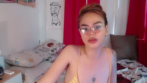 Snapshot of superhotvaleria chatting on October 7, 2025, 12:41 am Im val online show from October 7, 2025, 12:41 am