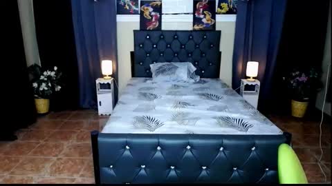 superlatinawild4ux online show from November 6, 2025, 11:33 am