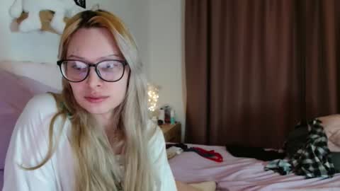 Luna online show from January 14, 2026, 2:50 am